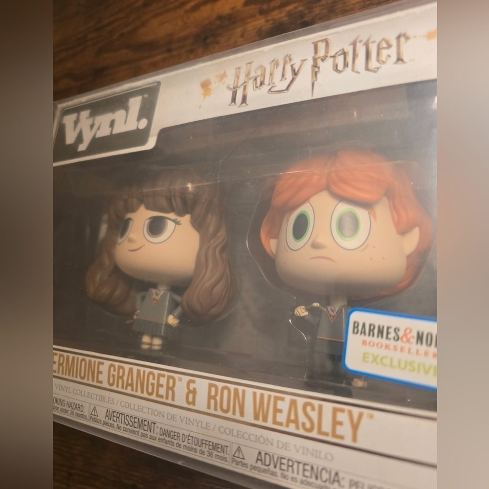 Funko Vynl Hermione Granger & Ron Weasley Harry Potter NEW Exclusive Protector - Picture 2 of 3